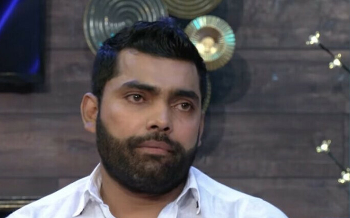 بیٹی کی اسکول کی فیس ادا کرنے سے قاصرتھا ، عمر اکمل جذباتی ہوگئے