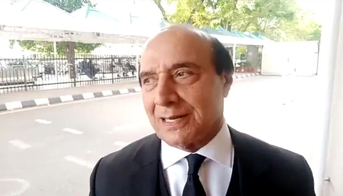 میں ڈرتا نہیں ہوں لیکن آج سیڑھیوں سے عدالت جاﺅنگا ، لطیف کھوسہ