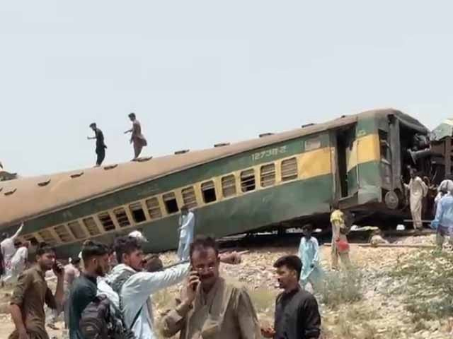 ہزارہ ایکسپریس ٹرین کو حادثہ ،20 افراد جاں بحق ، 40 سے زائد زخمی