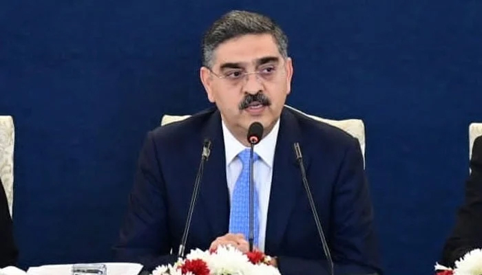 پی ٹی آئی سربراہ امریکا پر سازش کے بیانیے سے خود پیچھے ہٹ گئے ، نگراں وزیراعظم