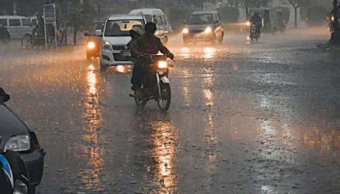 لاہور میں بارش ، کراچی میں بھی بادل برسنے کاامکان