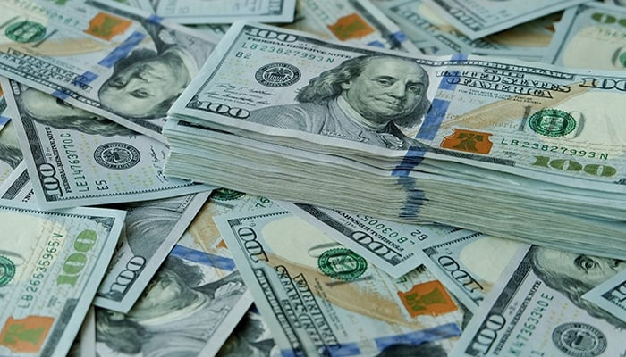ڈالر انٹر بینک اور اوپن مارکیٹ میں سستا