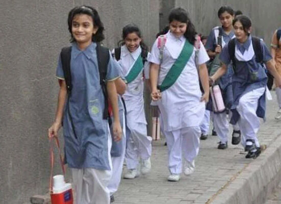 پنجاب ، آشوب چشم کیسز میں کمی کیلئے بند اسکول آج کھل گئے
