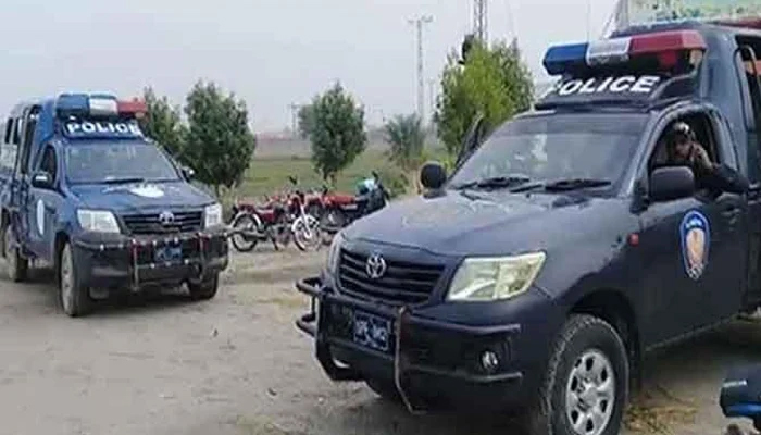 شکار پور ، ڈاکوﺅں کے ہاتھوں SHO سمیت 6 پولیس اہلکار اغواء