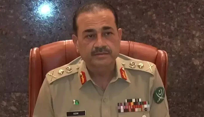 جھوٹی خبروں کے ذریعے تاثر دیا جارہا ہے جیسے ریاست اپنا وجود کھوتی جارہی ہے، آرمی چیف