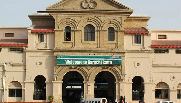 کراچی: کینٹ اسٹیشن پر بیگ سے بم برآمد، ناکارہ بنا دیا گیا