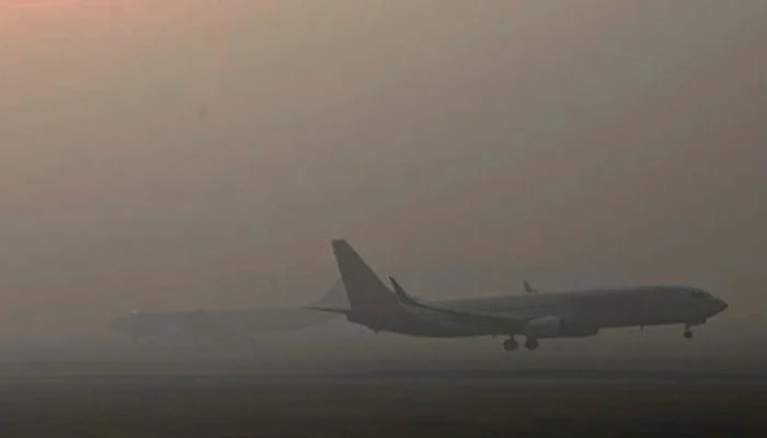 دھند کا سلسلہ جاری، مزید 25 پروازیں منسوخ