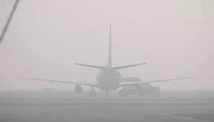 اسلام آباد، شدید دھند کے باعث 30 پروازیں منسوخ کر دی گئیں