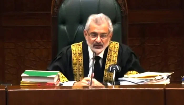 سرداروں اور نوابوں کو چھوڑو، اب غلامی سے نکلو، چیف جسٹس