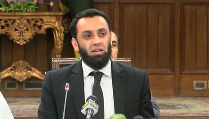 نواز شریف کا ادنیٰ کارکن بھی بلاول بھٹو کو شکست دے سکتا ہے ، عطا تارڑ