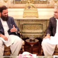 محسن نقوی کی گورنر پنجاب سے ملاقات ، نگراں کابینہ کی کارکردگی کی رپورٹ پیش