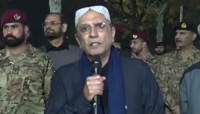 دہشتگردوں کو منہ توڑ جواب دینگے ، صدر کا وزیرستان حملے میں شہید جوانوں کو خراج عقیدت