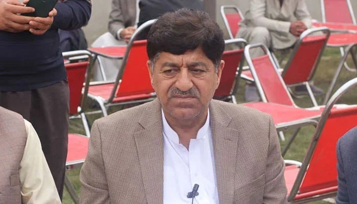 وزیر خوراک خیبر پختونخوا نے گرڈ اسٹیشن میں داخل ہو کر 5 سے زائد فیڈرز پر بجلی بحال کرادی