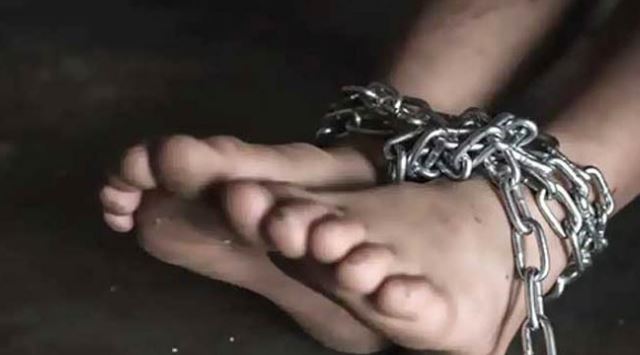 چشتیاں: سنگدل شخص نے معصوم بچے کو پیٹ کر زنجیروں میں جکڑ دیا