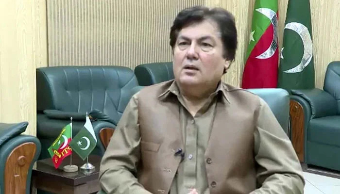 نواز شریف کی جانب سے بانی پی ٹی آئی سے مذاکرات کی کوشش ہورہی ہے ، بیرسٹر سیف