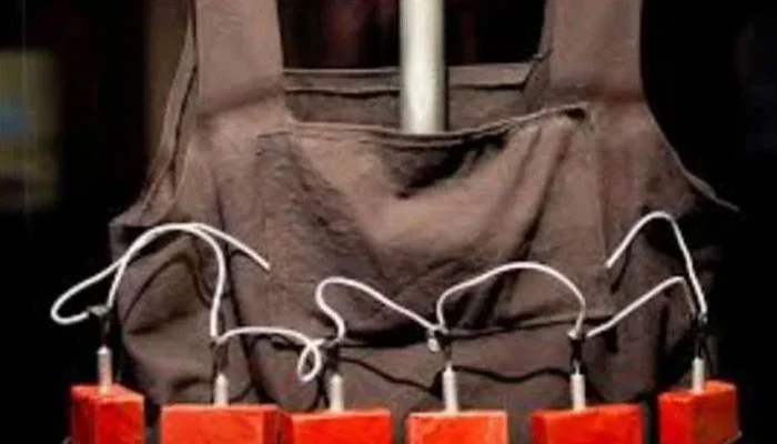 پشاور ،ملزمان خودکش جیکٹ پھینک کر فرار