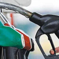 ایک ماہ کے دوران پیٹرول 59 روپے ، ڈیزل 32 روپے فی لیٹر مہنگا،عوام پریشان