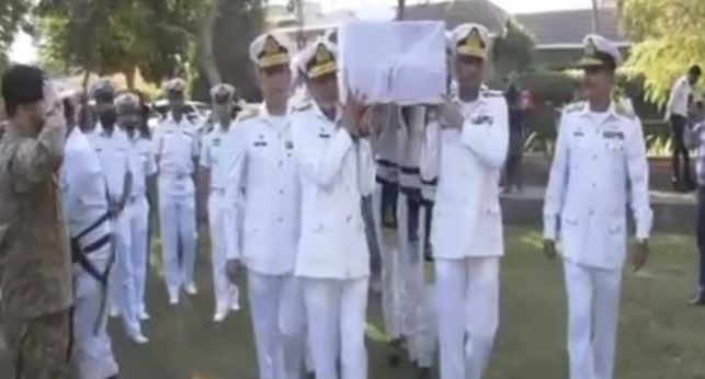 پاک بحریہ کے سابق سربراہ ایڈمرل یسطور الحق فوجی اعزاز کیساتھ لاہور میں سپردخاک