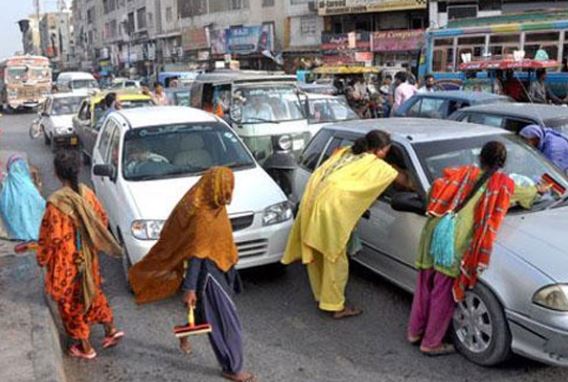 کراچی،عمرے کی آڑ میں گداگری میں ملوث 3خواتین مسافر گرفتار