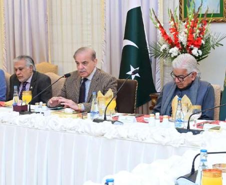 وزیراعظم سے نئے کابینہ ارکان کی ملاقات، معاشی و سیاسی صورتحال پر گفتگو