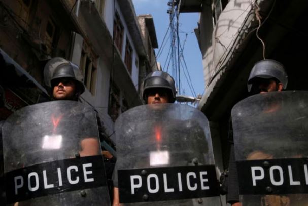 خیبر پختونخوا: دہشتگردوں کے 3 تھانوں پر حملے، پولیس کی بروقت کارروائی، امن دشمن فرار