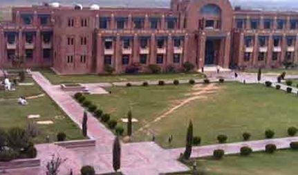 قائد اعظم یونیورسٹی میں سانحہ جعفر ایکسپریس متاثرین سے اظہار یکجہتی کے لیے امن واک