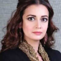 والدین اپنے بیٹوں کو ’انکار کو قبول‘ کرنا سکھائیں، دیا مرزا