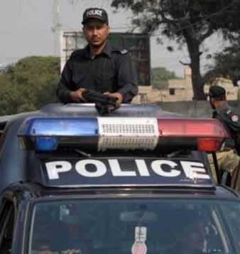 کشمور: ڈاکوؤں کا پولیس پر حملہ، ایس ایچ او سمیت 4 اہلکار شدید زخمی