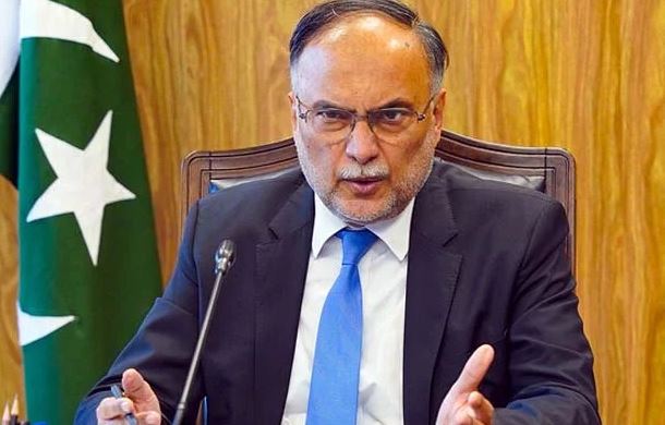 نصف سے زائد بجٹ قرض ادائیگی میں جائیگا، احسن اقبال