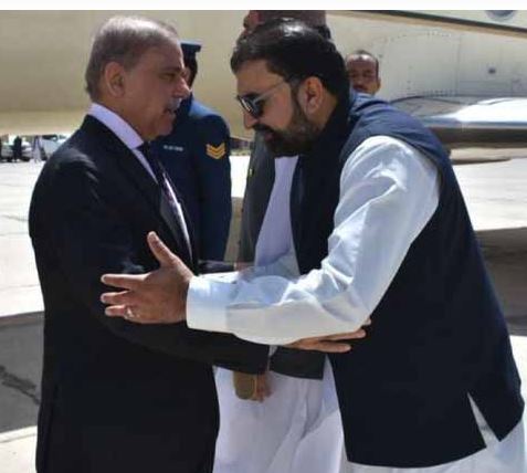 وزیراعظم امن و امان سے متعلق اہم جرگے میں شرکت کیلئے کوئٹہ پہنچ گئے