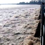 دریائے سندھ میں درمیانے درجے کا سیلاب، کئی بستیاں زیر آب، لوگوں کی نقل مکانی