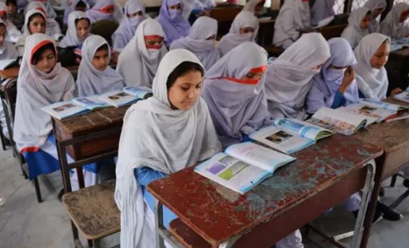 خیبرپختونخوا: سرکاری سکولوں کے میٹرک کے مایوس کن نتائج، سینکڑوں طلبہ فیل
