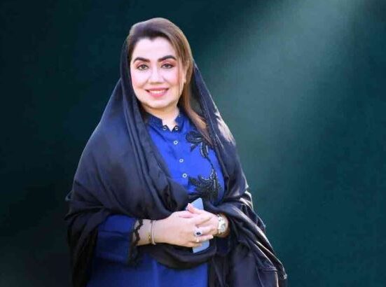 اے این پی کو بڑا جھٹکا! بشیر بلور کی بہو ثمر بلور مسلم لیگ ن میں شامل
