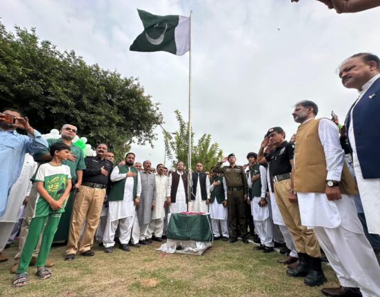 جہلم میں یوم آزادی کی خصوصی تقریب کا انعقاد، وزیر مملکت برائے ریلوے و خزانہ بلال اظہر کیانی کی شرکت