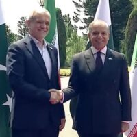 اگر ہماری پروازیں بند کی گئیں تو خطے میں کسی کے جہاز نہیں اڑنے نہیں دیں گے؛ ایران