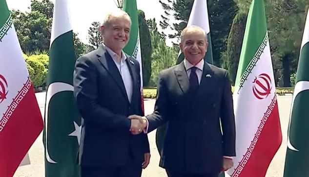 اگر ہماری پروازیں بند کی گئیں تو خطے میں کسی کے جہاز نہیں اڑنے نہیں دیں گے؛ ایران