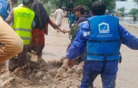 ٹانک: سیلابی ریلوں سے درجنوں دیہات کا زمینی رابطہ منقطع، خاتون جاں بحق