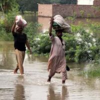 سیلاب کی تباہ کاریاں، راستے بحال نہ ہونے سے متاثرین کو گھر واپسی میں مشکلات