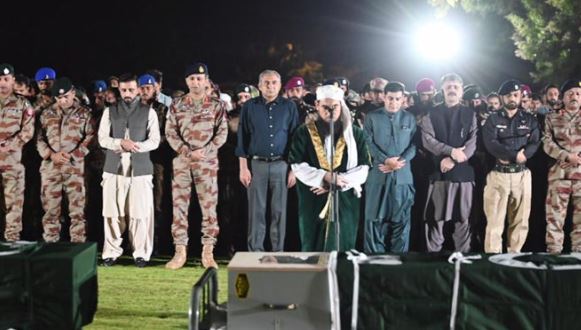 تربت: وزیر داخلہ محسن نقوی کی شہید کیپٹن وقار اور جوانوں کی نمازجنازہ میں شرکت