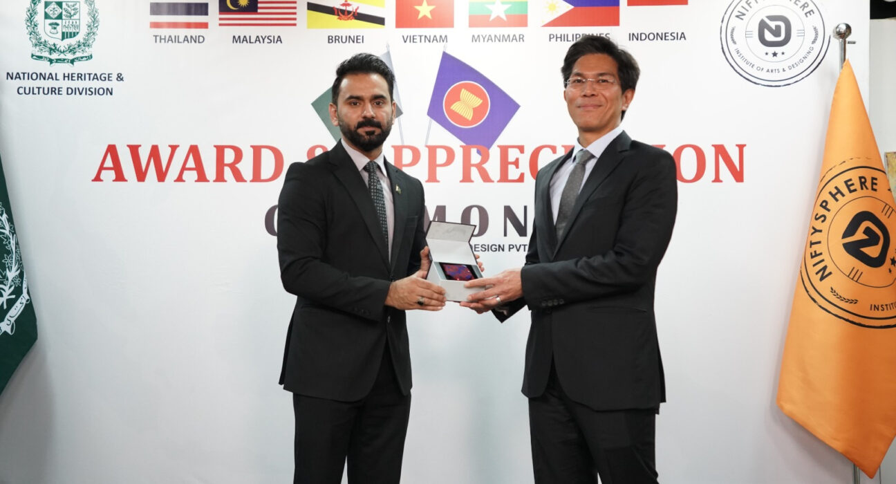 آسیان کمیٹی کا نِفٹی اسفیئر انسٹی ٹیوٹ آف آرٹس اینڈ ڈیزائن کا دورہ، عثمان شاہ کو خصوصی ایوارڈ