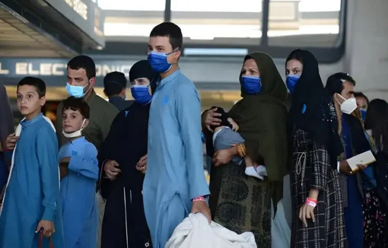امریکا نے افغان مہاجرین کے لیے ہر دروازہ بند کر دیا، تمام امیگریشن چینلز معطل