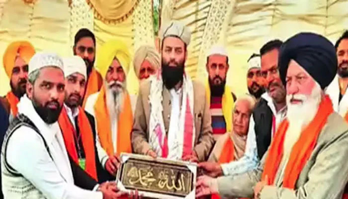 بھارتی پنجاب! مسجد کی تعمیر کیلئے سکھ خاتون نے 5 مرلہ زمین عطیہ کردی