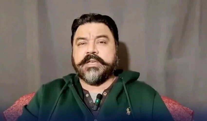 یوٹیوبر عادل راجہ نے بریگیڈیئر راشد نصیر سے معافی مانگ لی