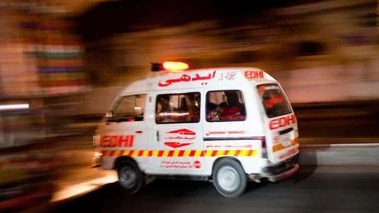 اناللہ وانا الیہ راجعون! وین اور موٹرسائیکل میں تصادم، 5 افراد جاں بحق،اچانک خبر نے سب کو افسردہ کردیا