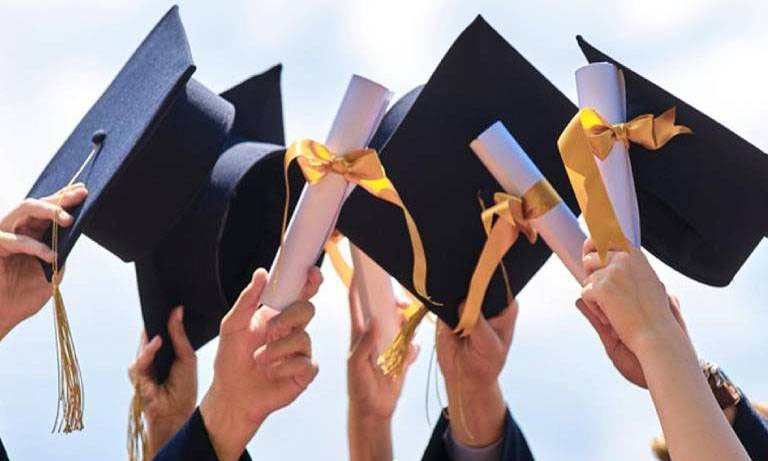 پاکستانی طلبا کیلئے اہم خبر، دوست ملک نے بڑی خوشخبری سنا دی