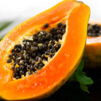 پپیتا کن افراد کے لیے فائدہ مند اور کن کے لیے نقصان دہ