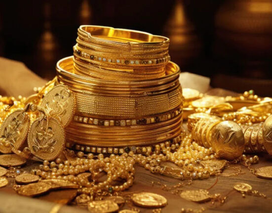 سونے کی قیمت میں بڑی کمی ، فی تولہ کتنے کا ہوگیا ؟ جانئے