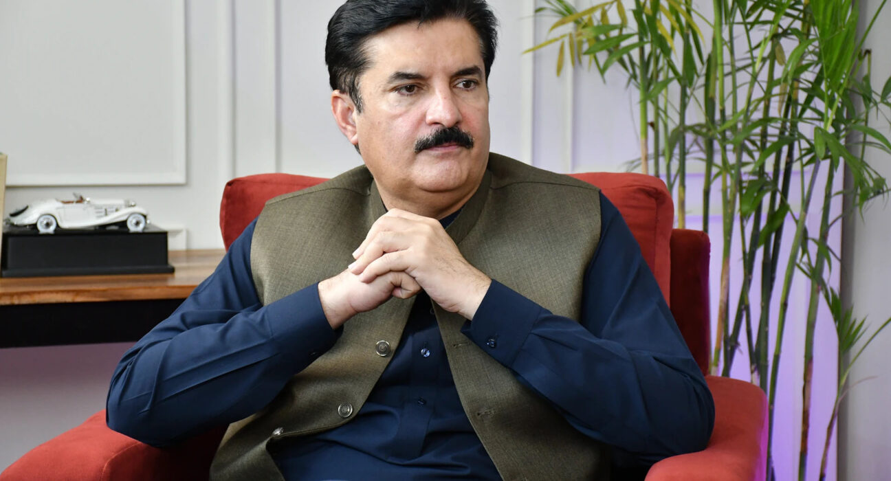 وفاق سے عدم تعاون کی صورت میں گورنر راج ناگزیر ہوگا، فیصل کریم کنڈی نے خبردار کردیا
