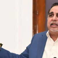 عمران اسماعیل نے پی ٹی آئی کی موجودہ قیادت کو نااہل کہہ دیا