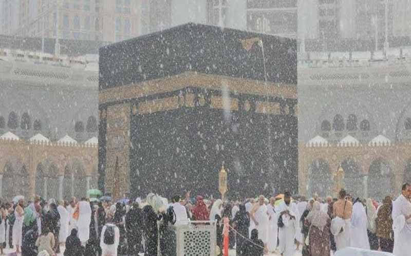 نماز استسقاء کے بعد مکہ مکرمہ میں بارش، مسجد الحرام سے عبادت کے روح پرور مناظر وائرل
